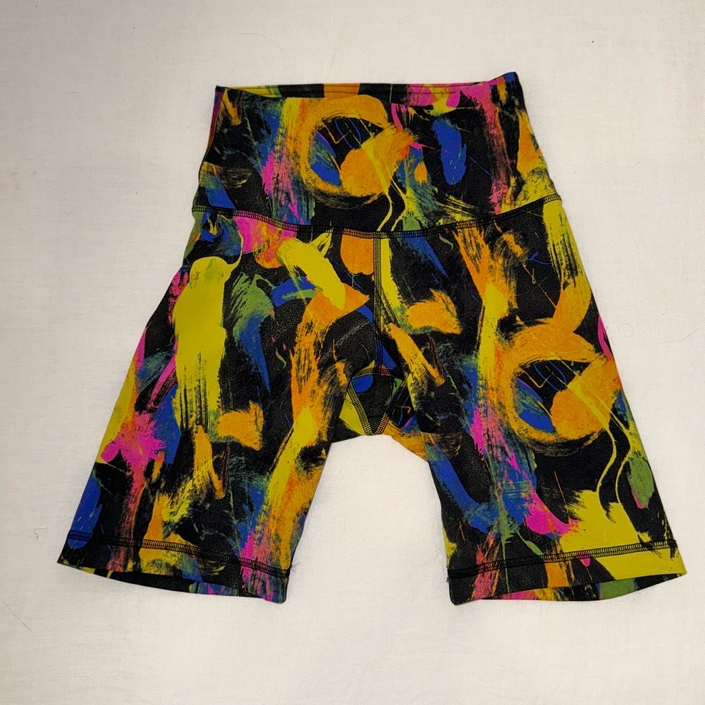 Lululemon 8” Wunder Under Short - Multicolored, Size 4